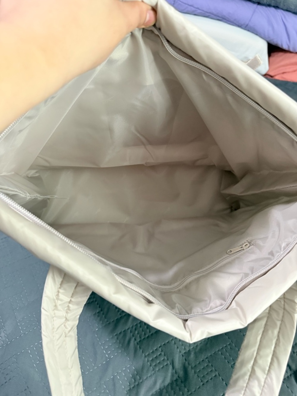 Reebok Quilted Puffer Tote in Light Beige - Picture 5 of 5